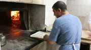 Diyarbakır fırınlarında 60 dereceyi bulan zorlu ekmek mesaisi