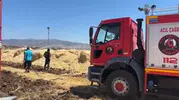 Elazığ’daki saman yığınlarında çıkan yangın ekiplerin müdahalesiyle söndürüldü