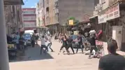 Viranşehir caddesinde taş ve sopaların konuştuğu kavga kameraya yansıdı
