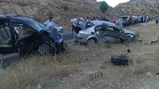Midyat yolunda iki aracın çarpıştığı kazada minik Yakup yaşamını yitirdi