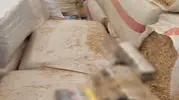 Şanlıurfa polisinden saman balyaları arasına gizlenmiş dev kaçak sigara operasyonu