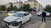 Bingöl merkezde iki otomobilin çarpışması sonucu iki kişi yaralandı