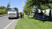Elazığ Malatya Caddesinde beton mikseriyle çarpışan otomobilde 5 kişi yaralandı
