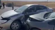 Silvan yolunda iki otomobilin karıştığı trafik kazasında iki kişi yaralandı
