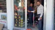 Bitlis'te bir dükkana giren yılan çevrede korku dolu anlar yaşattı