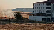 Palu ilçesindeki buğday tarlasında çıkan yangın ekiplerin çabasıyla söndürüldü
