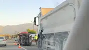 Muş Bingöl kara yolunda ticari araç devrildi bir kişi yaralandı