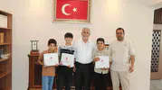 Dürüstlükleri takdir toplayan çocuklar Elazığ Müftülüğünde ağırlandı