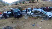 Mardin yolunda feci kaza dokuz kişi yaralandı