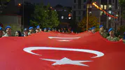 Şırnaklılar 107 metrelik dev Türk bayrağıyla meydanlara indi