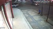Batman'da otomobil ve bisikletin karıştığı kaza güvenlik kamerasına yansıdı
