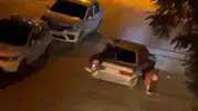 Bagajda oturan genç ani frenle yola savruldu