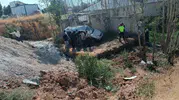 Van Erciş yolunda kamyonet devrildi