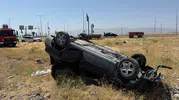 Muş Bingöl kara yolunda kaza geçiren araçta 3 kişi yaralandı