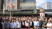 Diyarbakırda kuyumcu esnafından silahlı saldırıya karşı kepenk kapatma eylemi