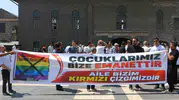 Diyarbakırda sivil toplum kuruluşları LGBT sembollerine karşı meydanlara indi
