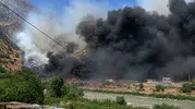 Hakkari Kırıkdağ yolunda jandarma karakoluna ait alanda yangın çıktı