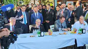 Ahlat'ta Bahçeli'ye yoğun ilgi, vatandaşlarla buluştu