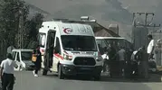 Yüksekova’da kavşakta çarpışan iki araçtan 4 yaralı