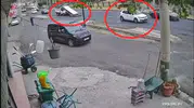 Diyarbakır Silvan yolunda kamyonetten dökülen demirler trafiği birbirine kattı