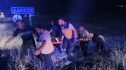 Gercüş’te pikap tarlaya devrildi, 2 kişi yaralandı