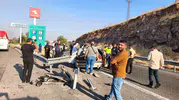 Şanlıurfa yolunda bariyerlere çarpan araçta bir kişi hayatını kaybetti