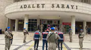 Şanlıurfa'da göçmen kaçakçılığı yapan 10 kişi hakim karşısına çıkarılıyor