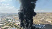 Elazığ'daki fabrika yangını dronla saniye saniye kaydedildi