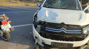Otomobil ile çarpışan motosikletin sürücüsü hastaneye kaldırıldı