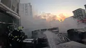 Diyarbakırda iş yeri önündeki yangın kask kamerasından görüntülendi