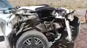 Yüksekova Esendere yolunda kamyonet tıra çarptı