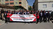 Bitlis sokaklarında gaziler için anlamlı yürüyüş