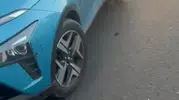 Diyarbakır Kışla Caddesi üzerinde ehliyetsiz sürücü kazaya yol açtı