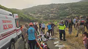 Bingöl'de minibüs şarampole yuvarlandı 10 kişi yaralandı