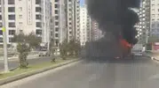 Diyarbakırda seyir halindeki belediye otobüsü alevlere teslim oldu