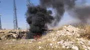 Erciş'te atık lastik yığını alevlere teslim oldu