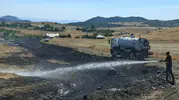 Hozat kırsalında çıkan ot yangını köylülerin yardımıyla söndürüldü
