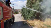 Van Özalp'te bahçede çıkan yangın korkuttu