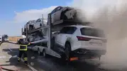 Doğubayazıt'ta otomobil yüklü TIR alevlere teslim oldu