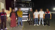 Şanlıurfa'da jandarma ekipleri 143 düzensiz göçmeni yakaladı