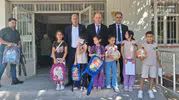 Çermik ilçesinde 300 öğrenciye okul çantası ve futbol topu desteği