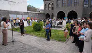 Serra Bucak baharın kadınları resim sergisi açılışına katıldı