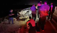 Şanlıurfa Siverek yolunda koyun sürüsüne çarpan araçta 3 kişi yaralandı