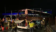 Diyarbakır’dan İstanbul’a giden otobüs bariyerlere çarpıp yandı: 2 ölü