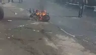 Bingöl sanayi sitesinde kaynak çalışması sırasında motosiklet alevlere teslim oldu