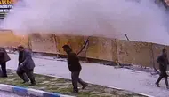 Van'da kazı çalışması sırasında lokantanın çökme anı kameraya yansıdı