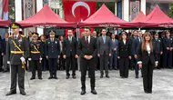 Tunceli Cumhuriyet Bayramı coşkusunu çelenk sunma töreniyle başlattı