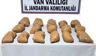 Van Saray'da jandarma ekipleri yüklü miktarda toz esrar yakaladı