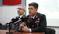 Gazi üsteğmenin şehit babasına gösterdiği büyük hürmet duygulandırdı