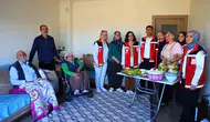 Elazığ'da yaşlı çiftin kışlık hazırlıklarına gönüllülerden anlamlı destek